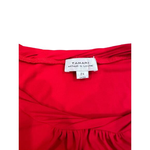 Tahari Women's Sleevless Top Pleat Neck Size 2x Red - Picture 3 of 6